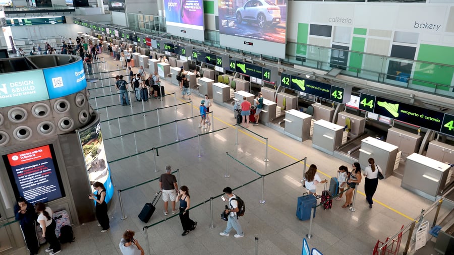 Nach Ätna-Ausbruch: Flugbetrieb auf Sizilien wieder weitgehend normal
