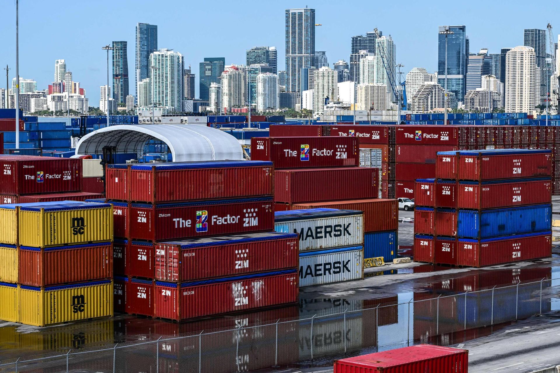US trade deficit widens in August amid strong imports