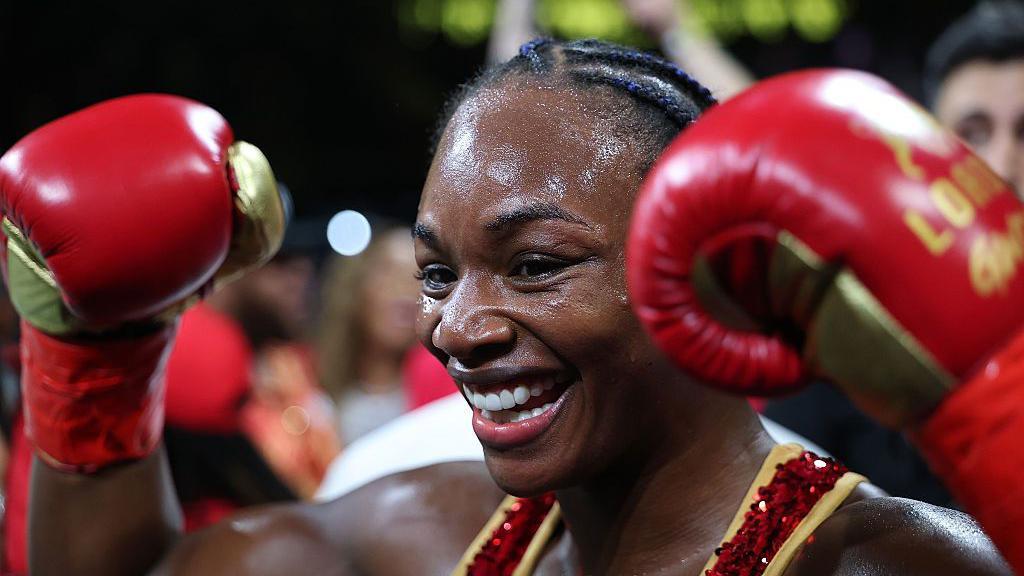 Shields eyes Price after dominant middleweight return