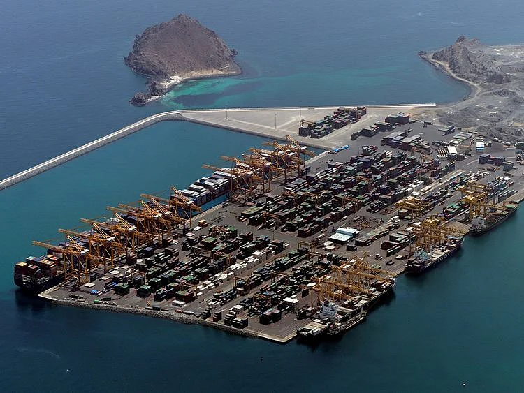 Khorfakkan Port plans capacity expansion to 10 million containers a year