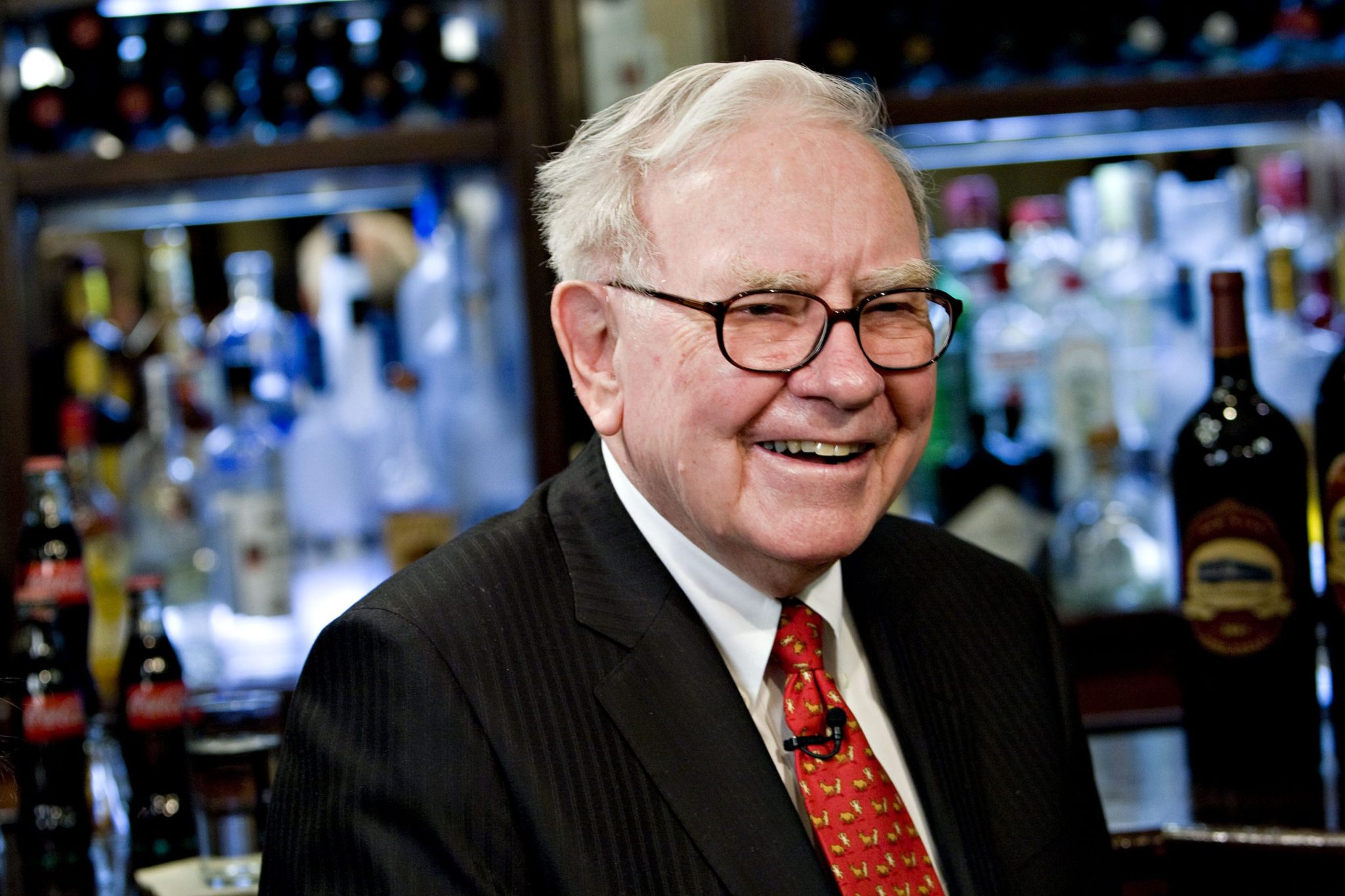 Retired Warren Buffett now spends his evenings glued to YouTube—watching Glenn Close clips, 1950s commercials, and Uzbekistani talent shows