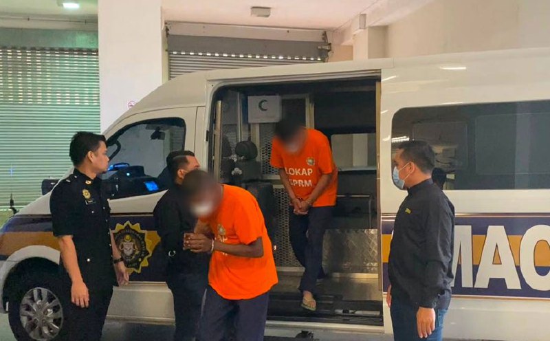 Two cops remanded over alleged bribes to overlook traffic offences