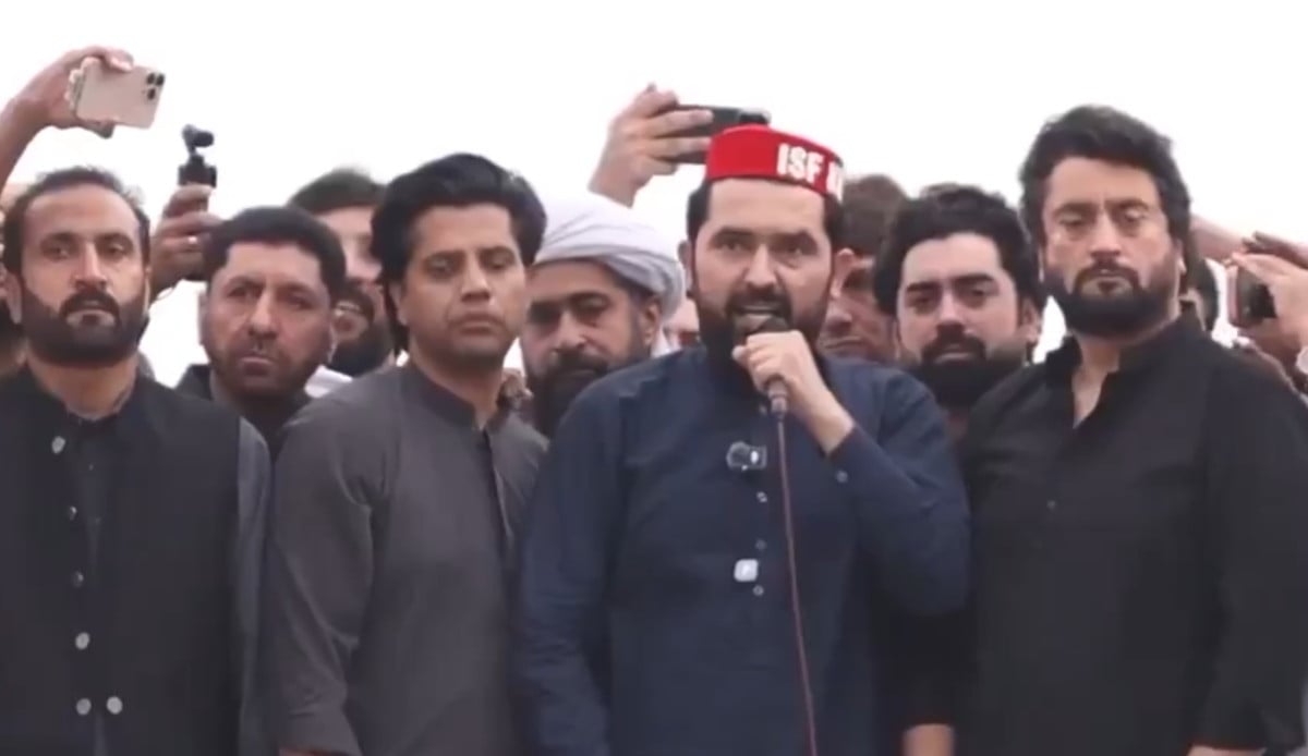 PTI marchers change route, head to Khyber first
