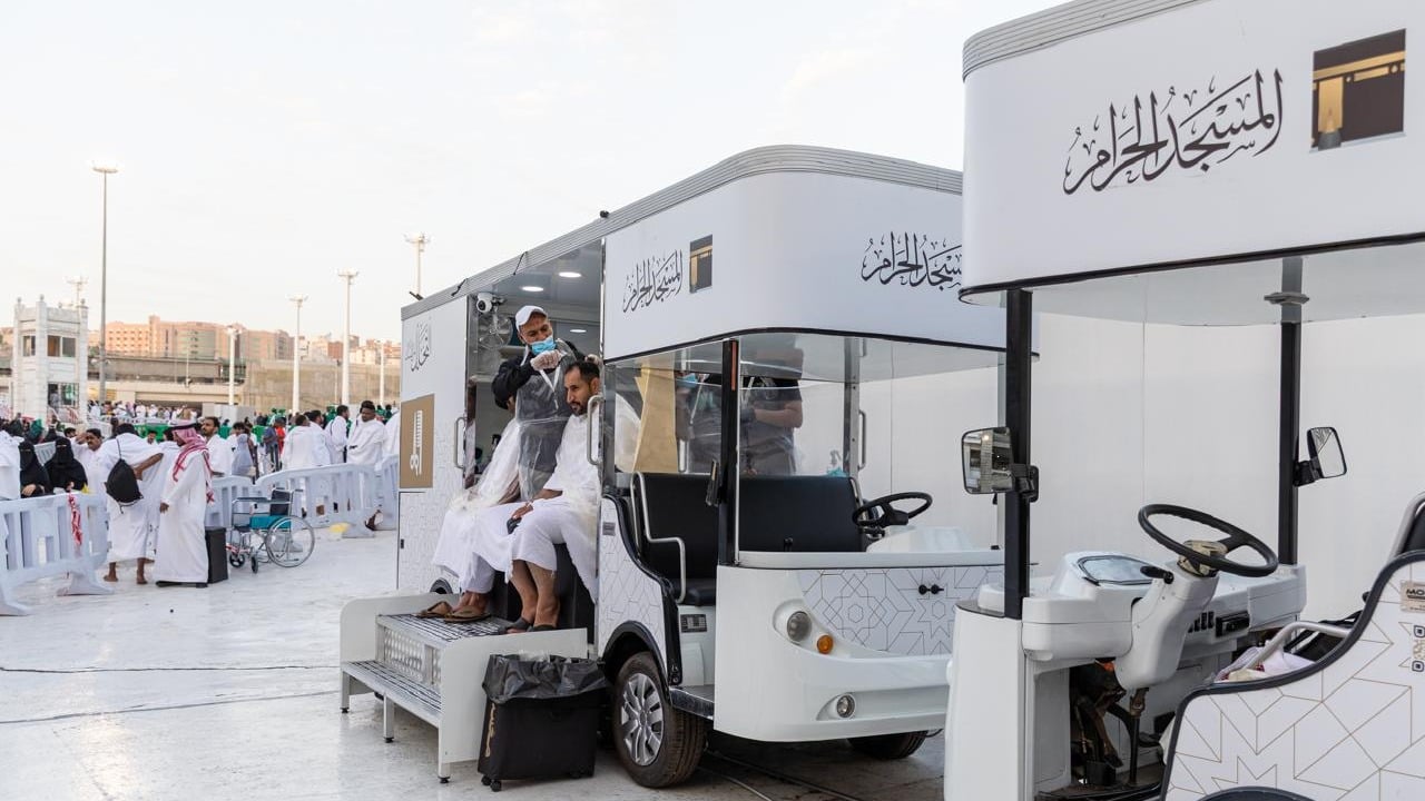 Free ihram removal carts available at Grand Mosque in Makkah