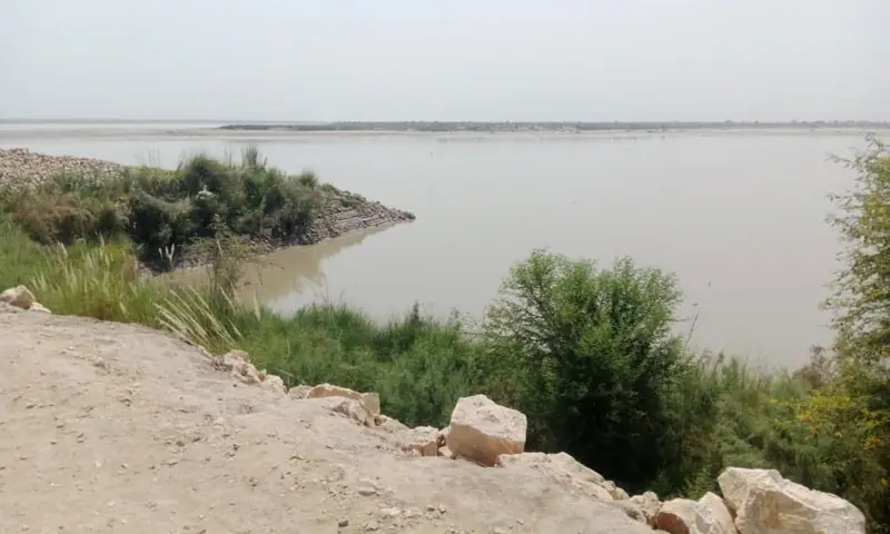 ‘Emerging island’ threatens Moria Loop Bund in Indus