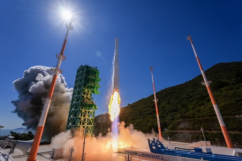 (6th LD) Nuri rocket deploys 5 satellites for S. Korea's first microsatellite constellation