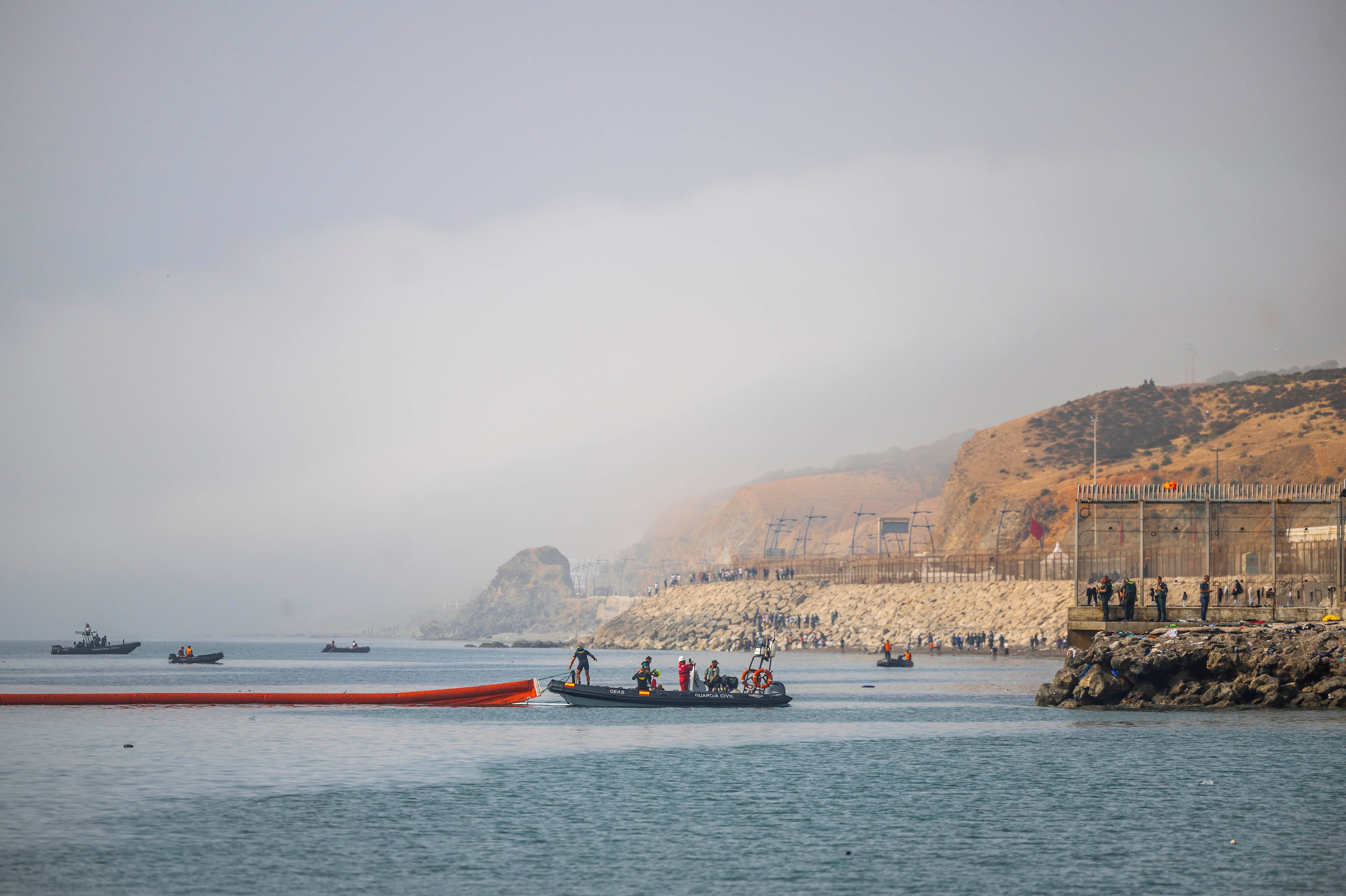 An Interior document points to the next installation of the anti-migration maritime barrier also in Melilla