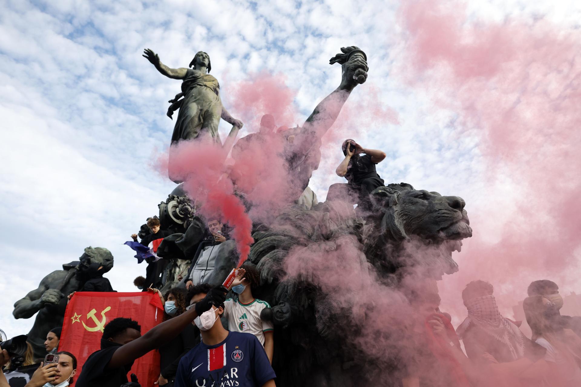School protests sweeping France cause 'heaviest toll in decades'