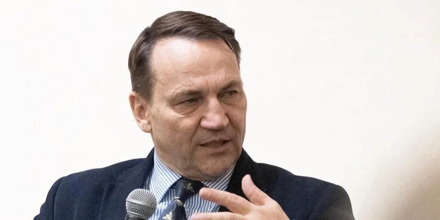 Poland’s Sikorski wants Ukrainian combat veterans in new European force
