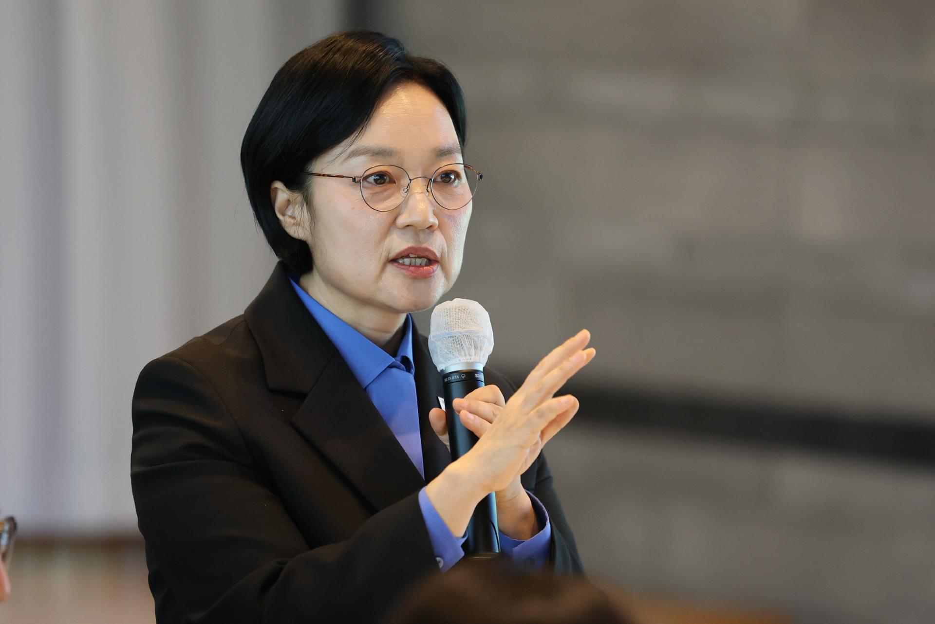PM says S. Korea should keep demanding N. Korea's apology over land mine blast