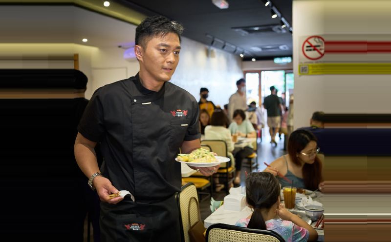 #SHOWBIZ: 'Half Malaysian' TVB actor Mat Yeung opens SS2 roast meat restaurant