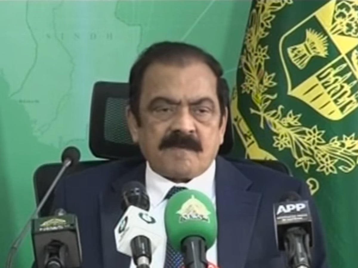 Govt rules out yielding to pressure as PTI says only Imran can call off long march