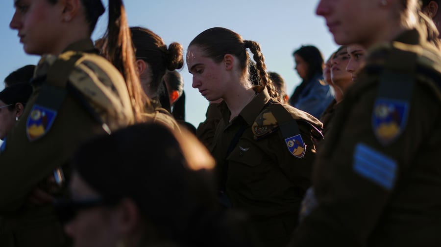 Nahost: Israel erinnert an Hamas-Massaker - Rufe nach Untersuchung
