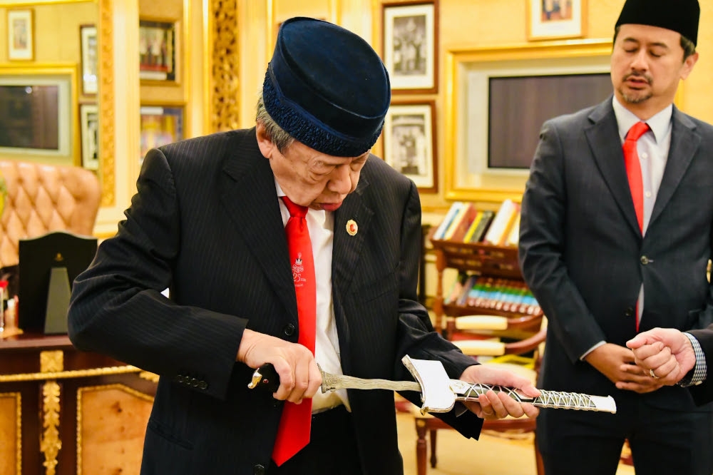 Selangor Sultan receives Silver Jubilee Keris marking 25 years on throne