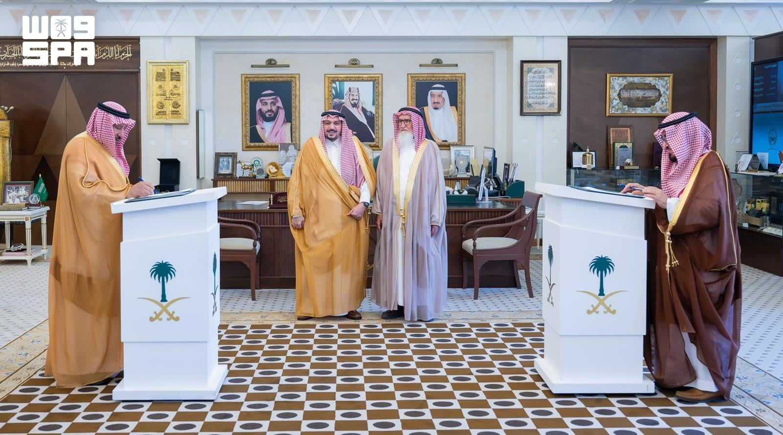 Qassim governor oversees signing of Prince Mohammed bin Salman Road agreement in Buraidah