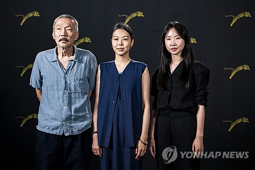 (LEAD) Director Hong Sang-soo, actor Kim Min-hee win awards at Locarno Film Festival