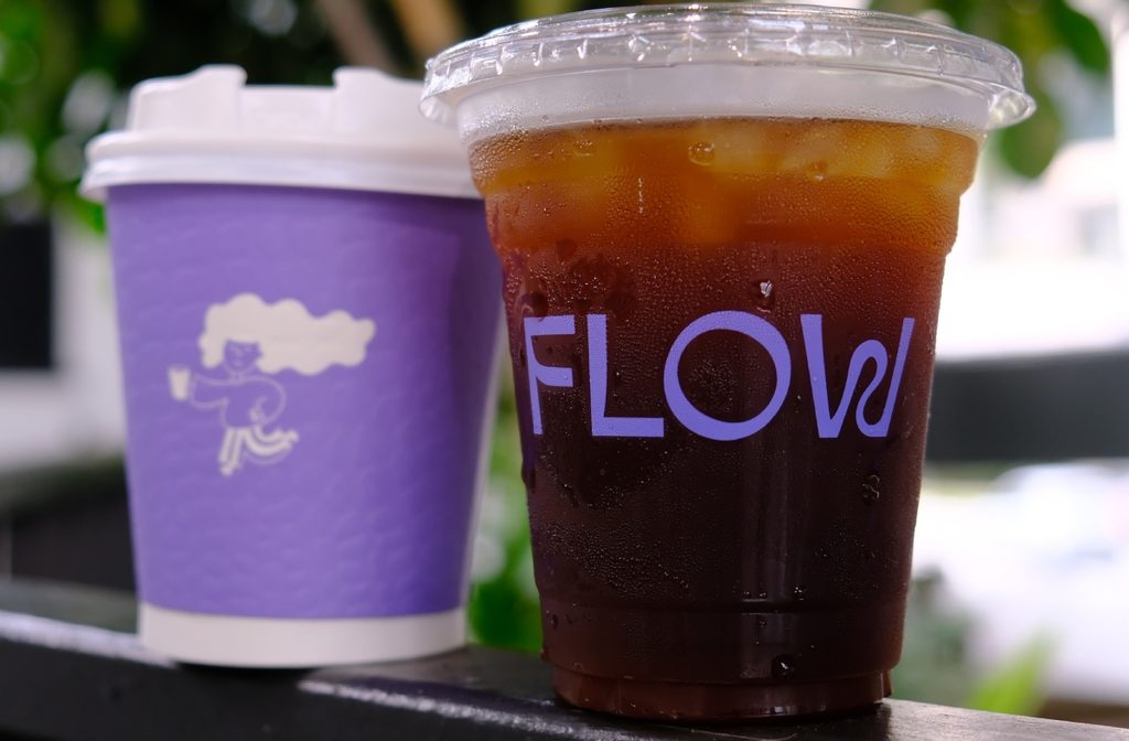 These S’poreans built a vending machine that makes cafe-style coffee—& it’s selling 23K cups/ mth