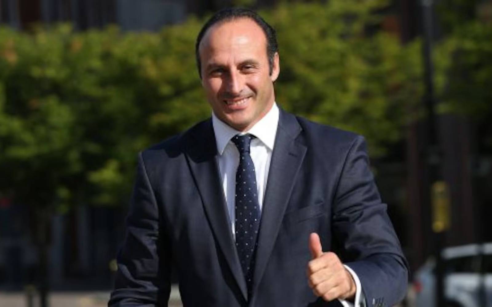 Former Spurs defender Vega to stand for Fifa presidency
