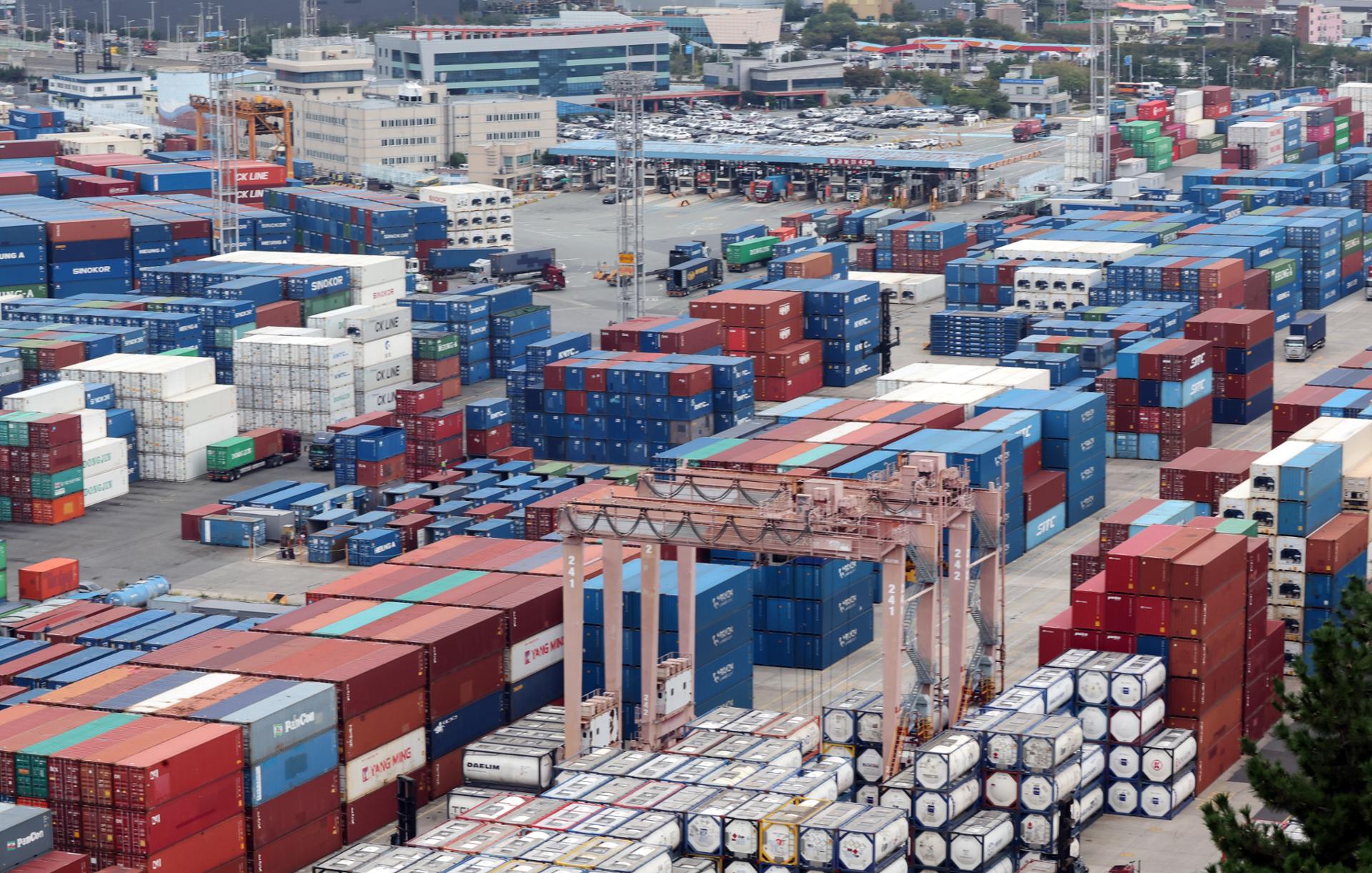 Korea extends current account surplus in August amid solid exports