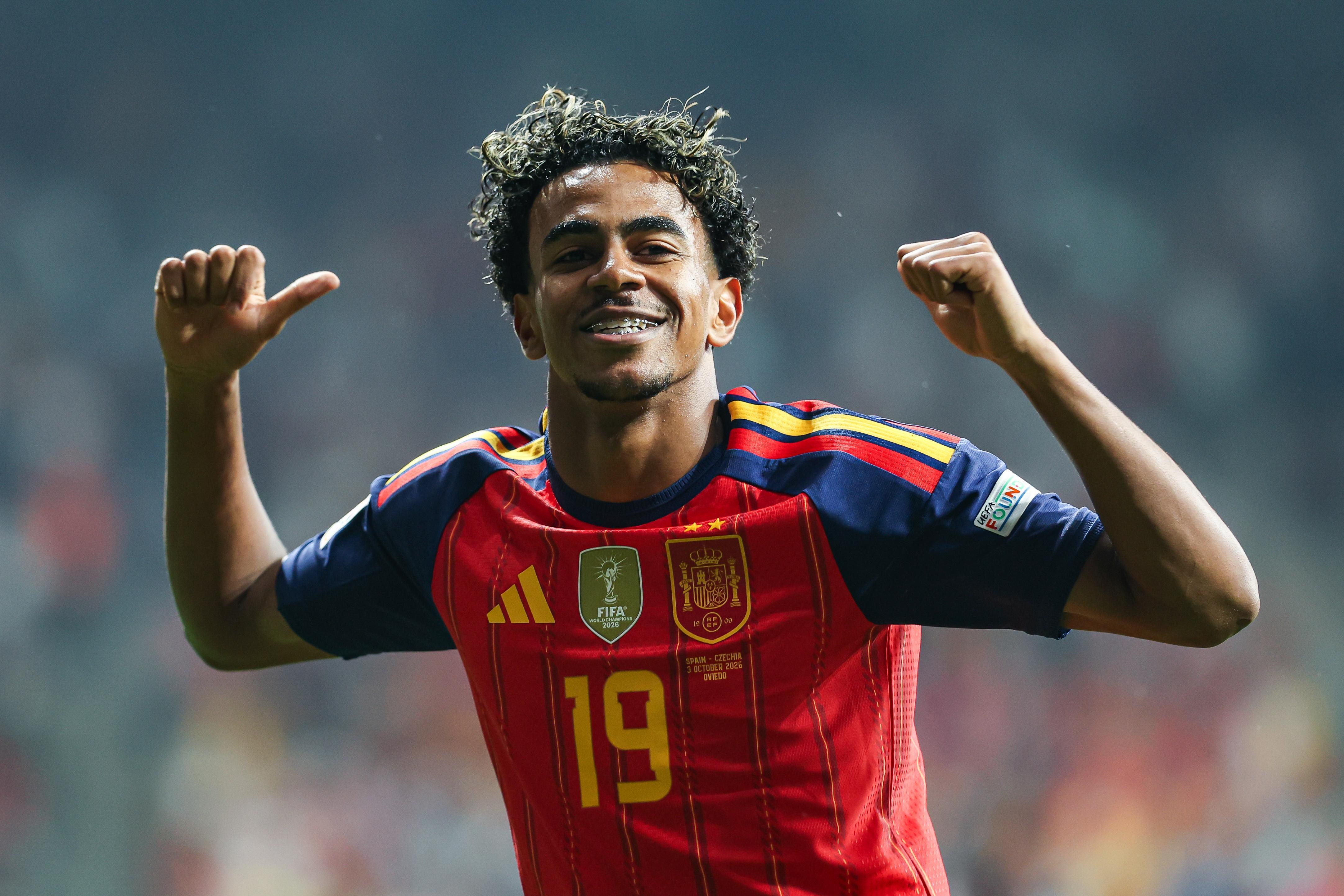 Lamine Yamal dishes on how FC Barcelona would match up with Bayern Munich, PSG