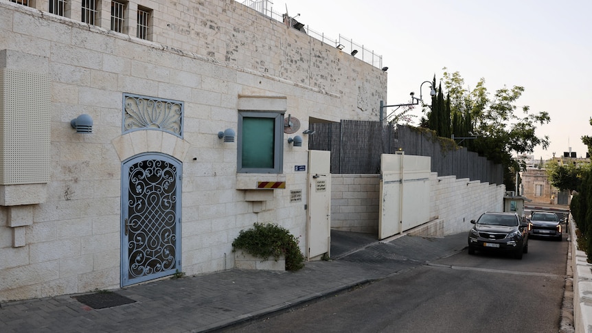 UK to continue 'vital services' after Jerusalem consulate ends functions