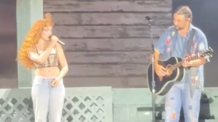 Noah Kahan Brings Chappell Roan on Stage for “California” Performance: Watch