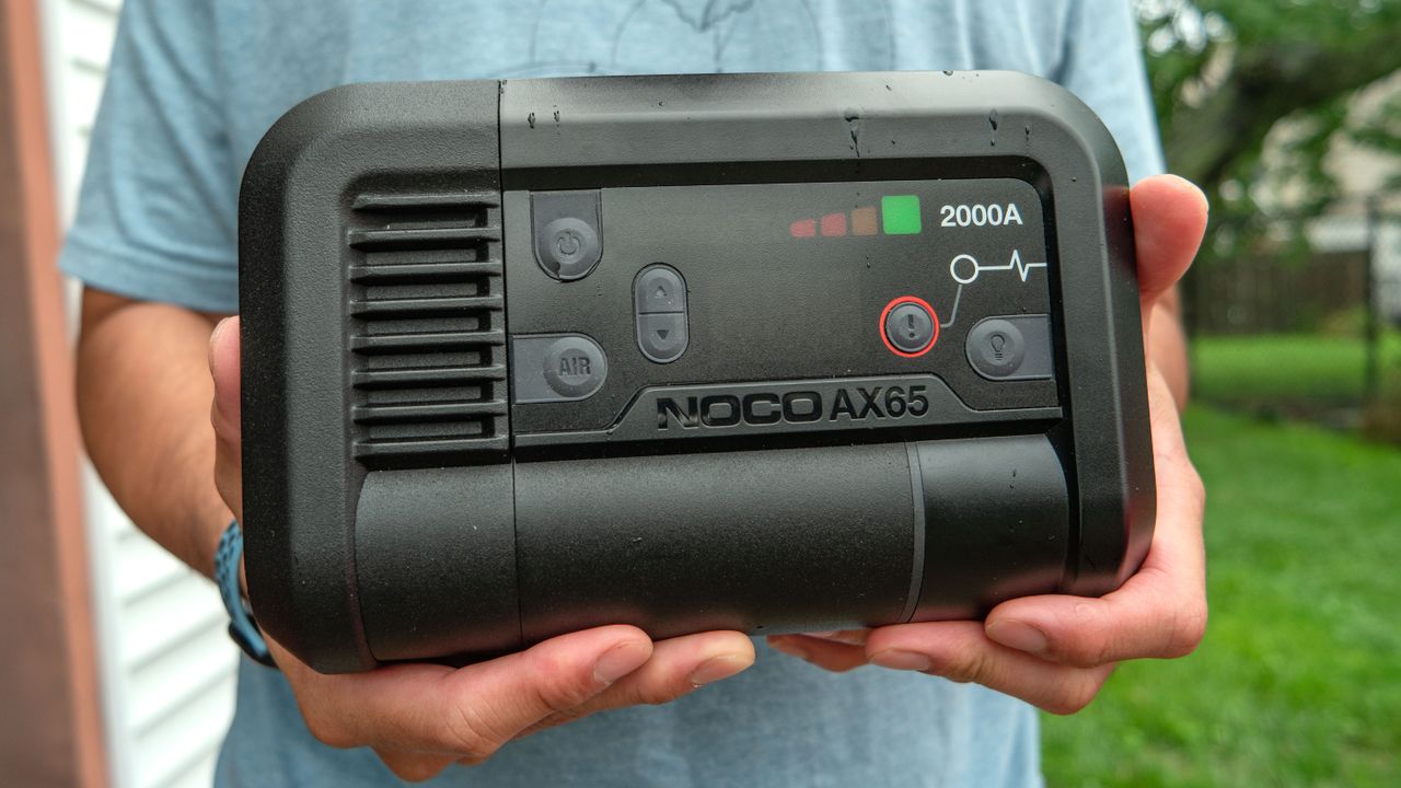 I tested this heavy duty power bank that doesn’t just charge your phone — it inflates bike tires and jump-starts your car