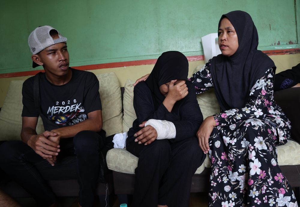 Three Pontian siblings killed in motorcycle‑lorry crash after insisting on school despite haze closure