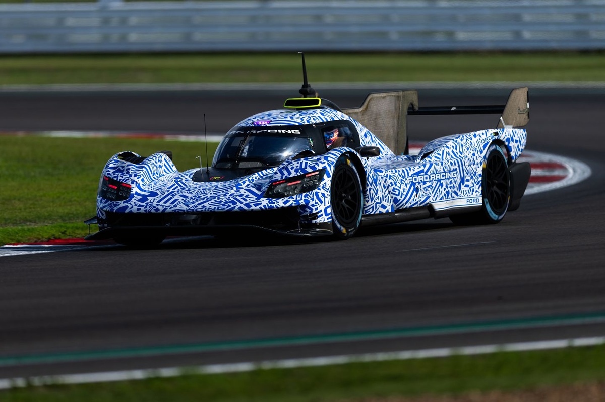 Ford steps up WEC preparations with second test car