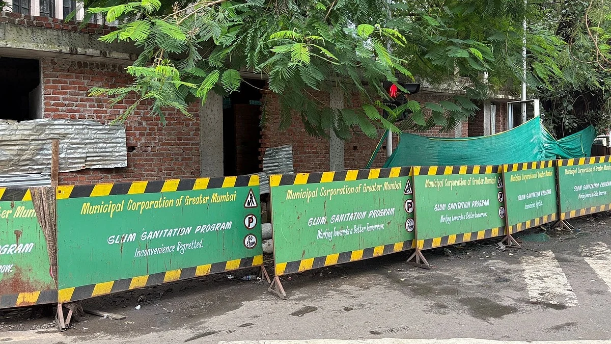 BJP’s Makarand Narwekar Urges BMC To Shift Lion Gate ‘Aspirational Toilet’ Underground