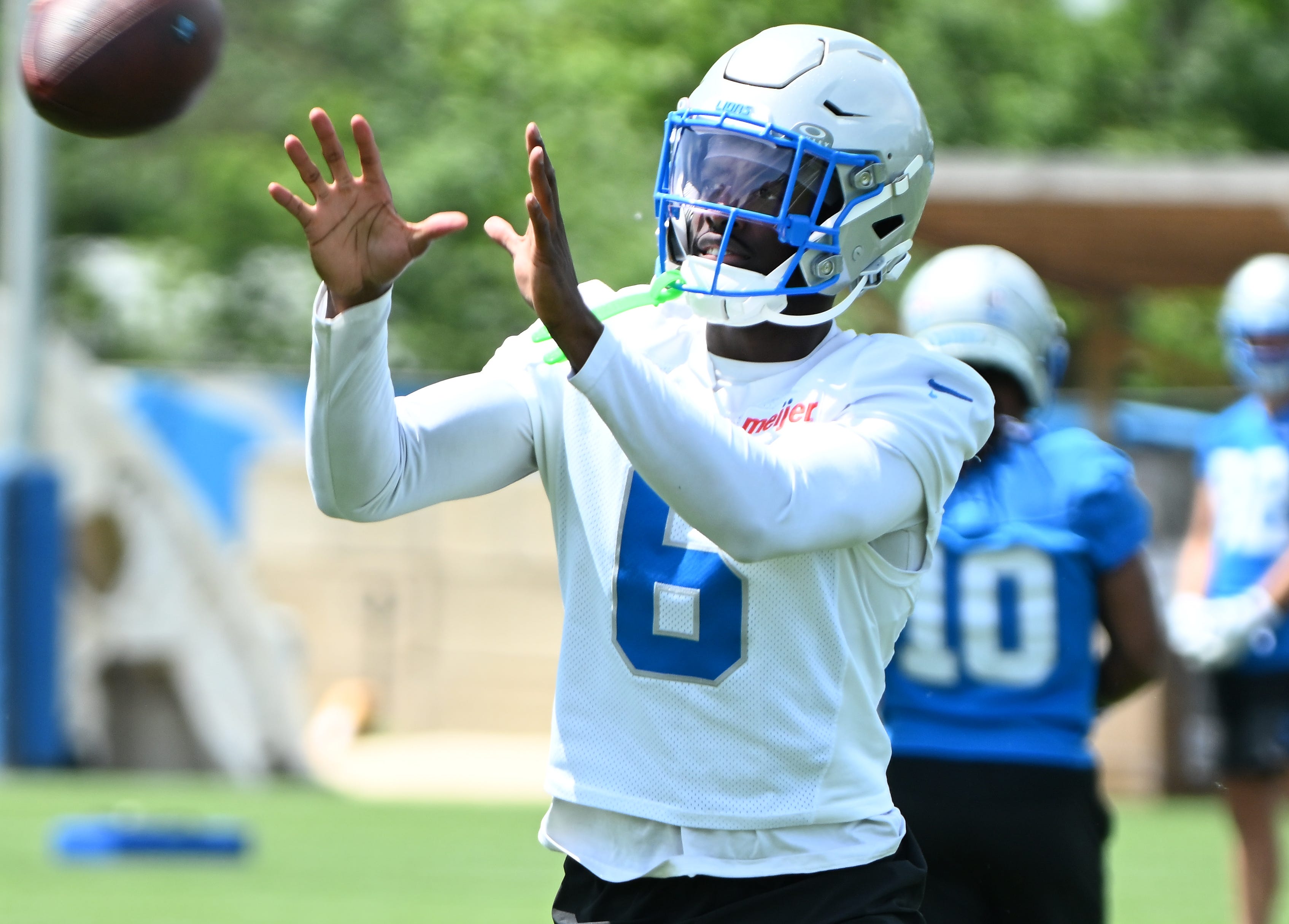 Dan Campbell 'not surprised' Seahawks taking chance on ex-Lions CB Terrion Arnold