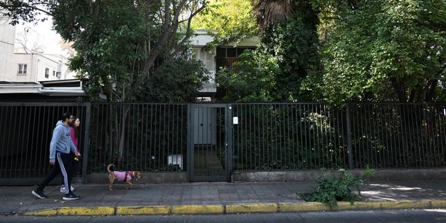 Chile: Long and twisting saga of converting President Salvador's home into a museum ends in private sale