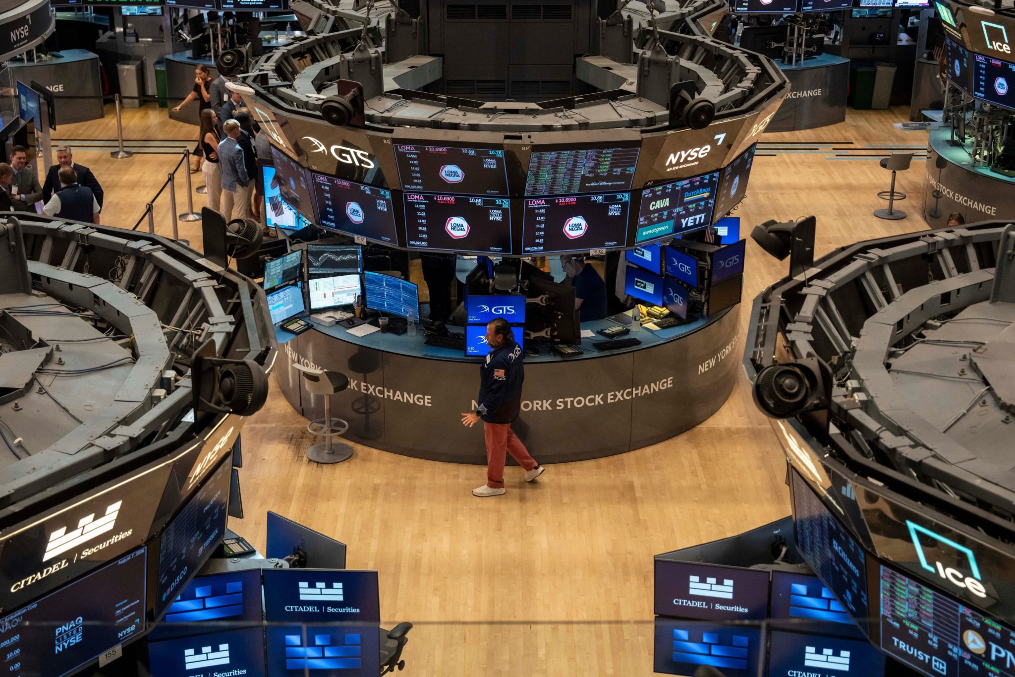 Earnings from Walmart and other top retailers will give investors more clues on the housing market and how consumers are grappling with inflation