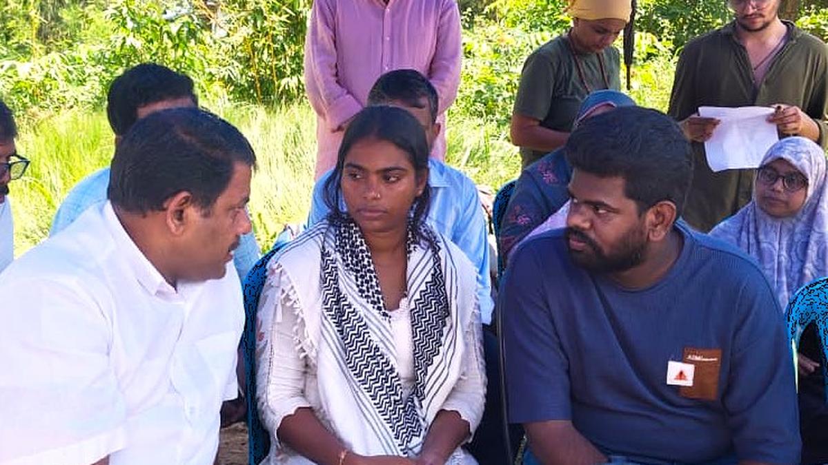 Malayalam varsity student launches protest over alleged cast discrimination