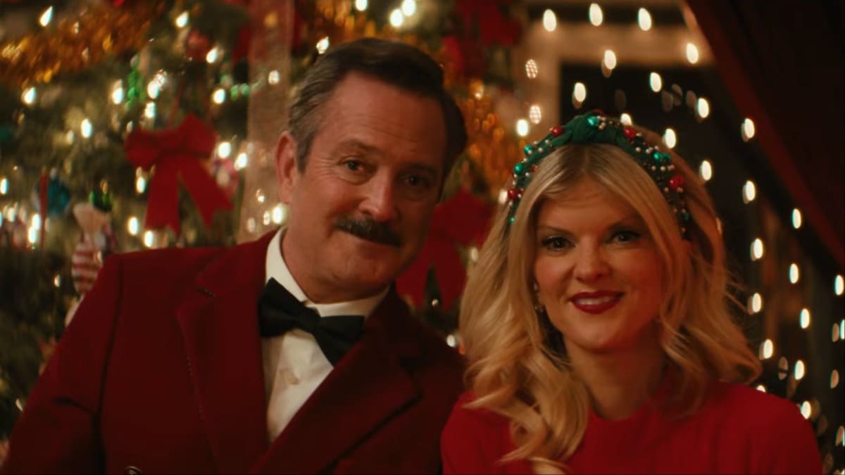 Christmas At The Kringles' trailer grants Thomas Lennon's holiday wish for blood