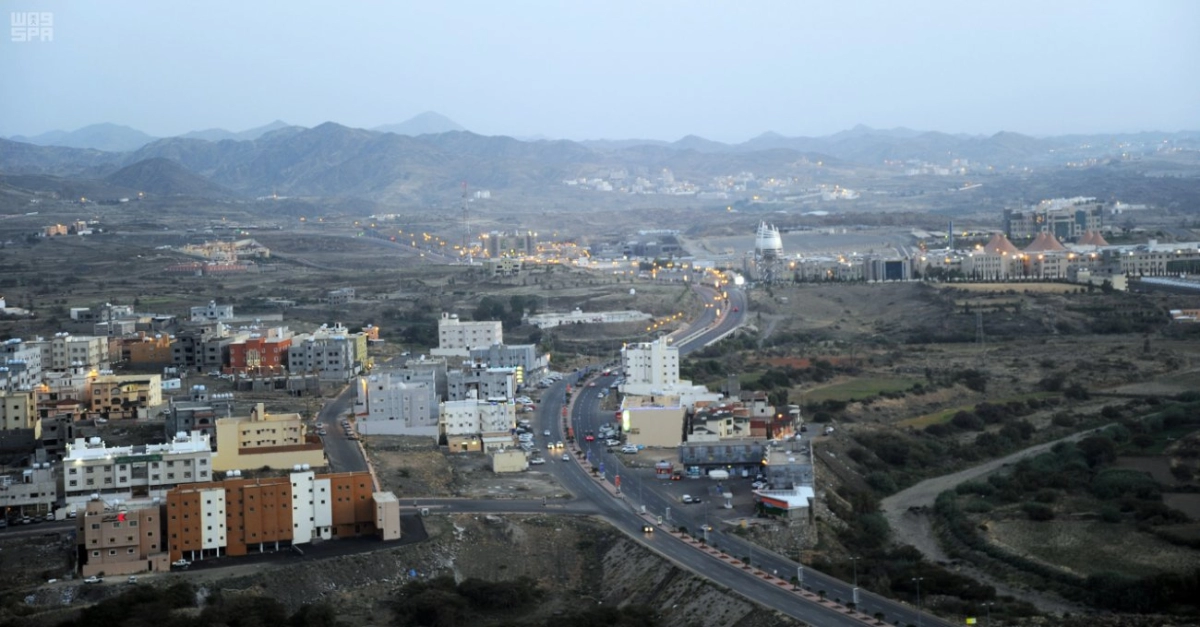 Runaway truck crashes into several vehicles in Abha, no injuries reported