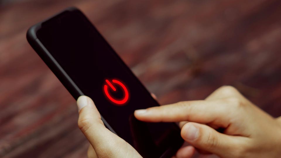 How To Save Text Messages For Court? Turn The Phone Off