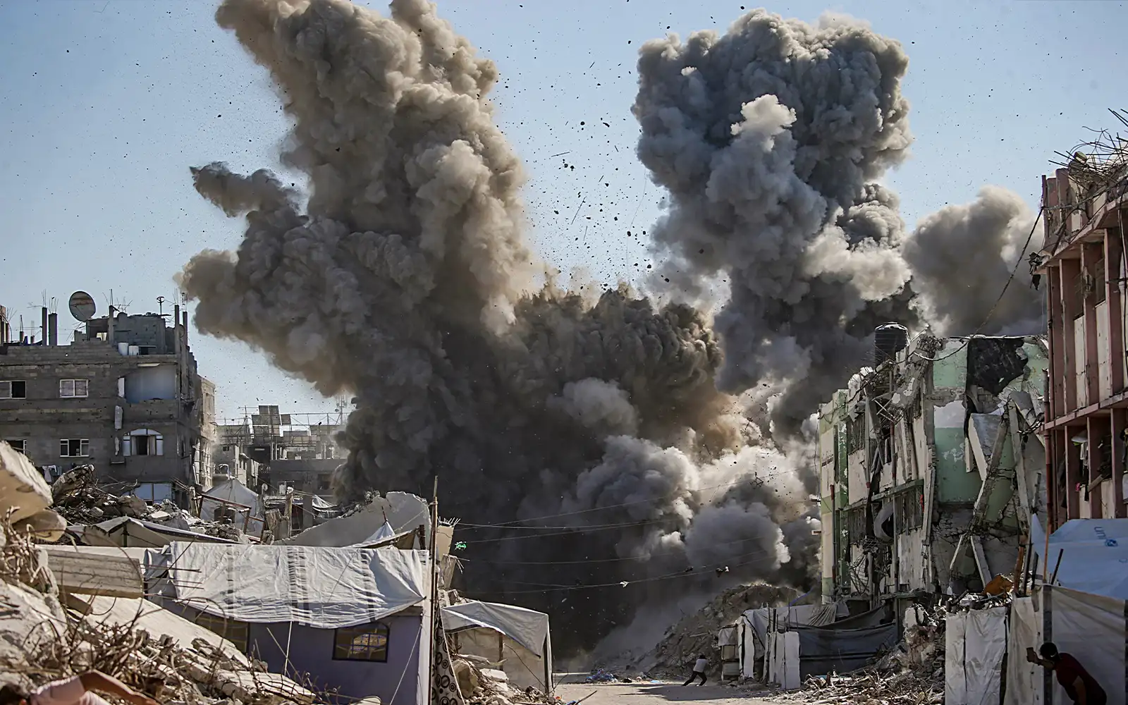 Gaza rescuers say Israeli fire kills 7