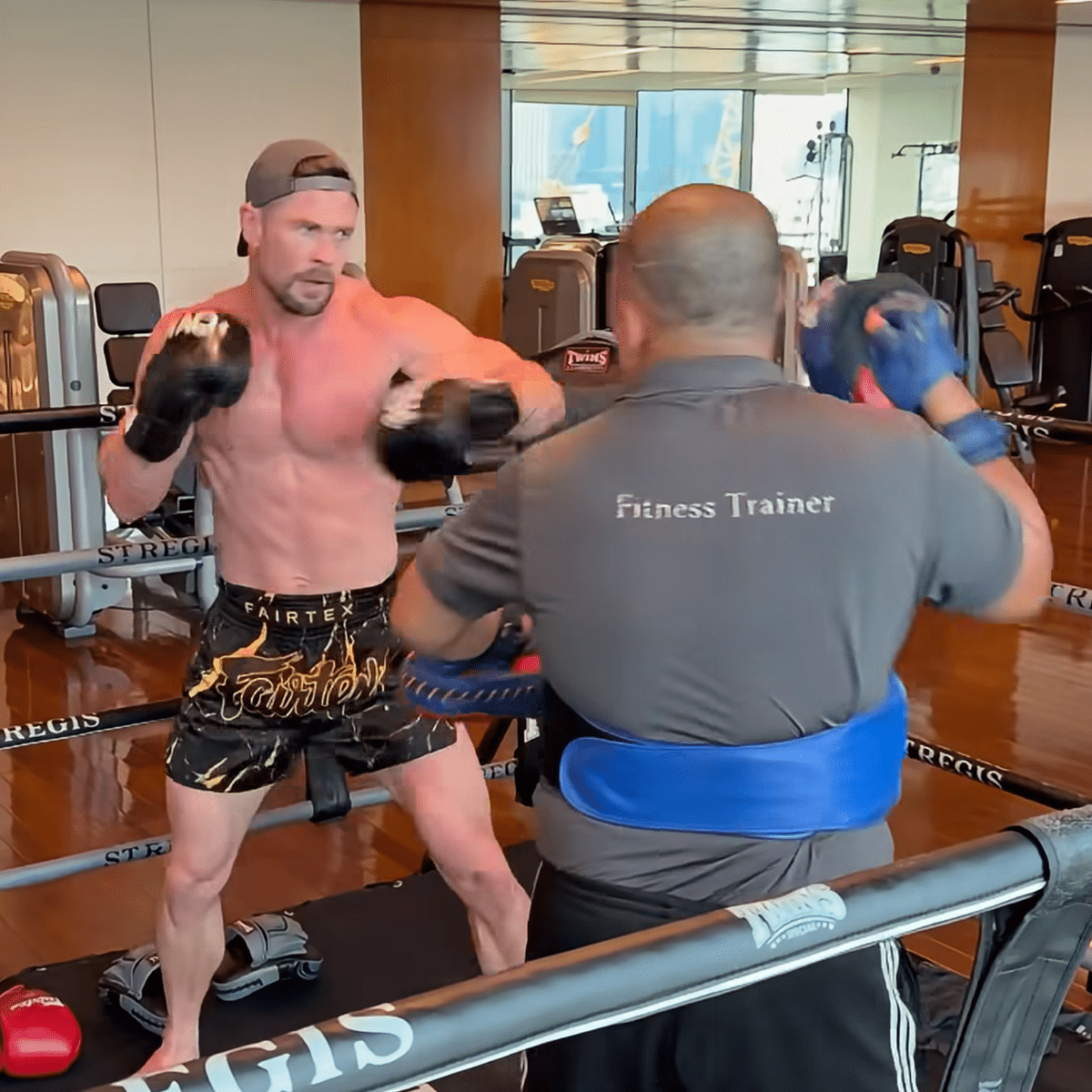 Chris Hemsworth Trains Muay Thai in Bangkok