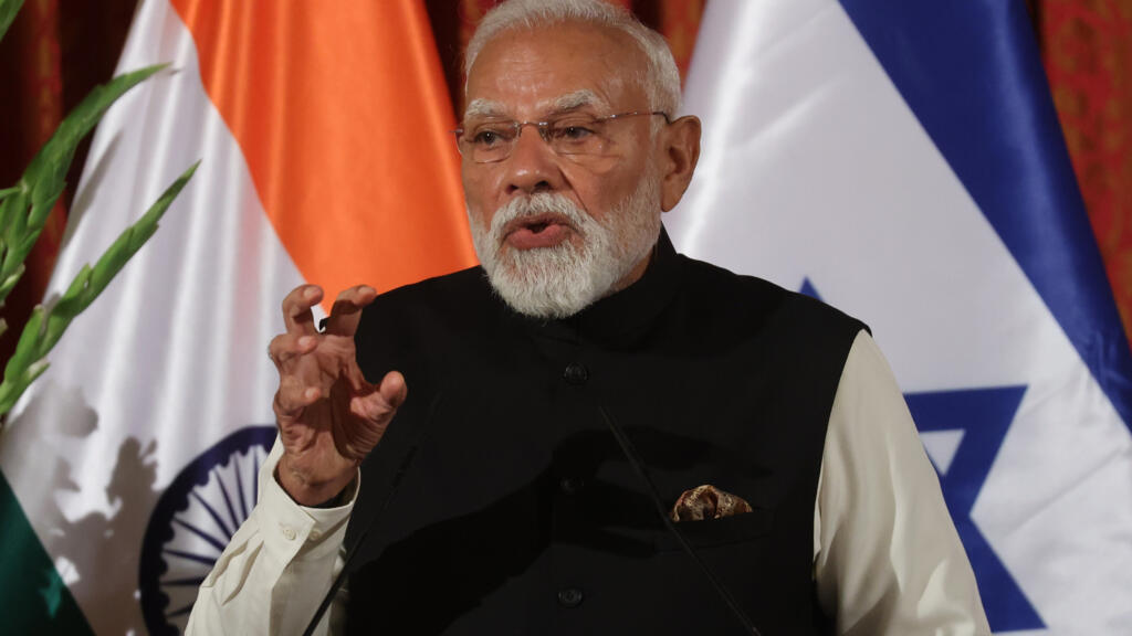 India: Modi courts youth amid growing criticism