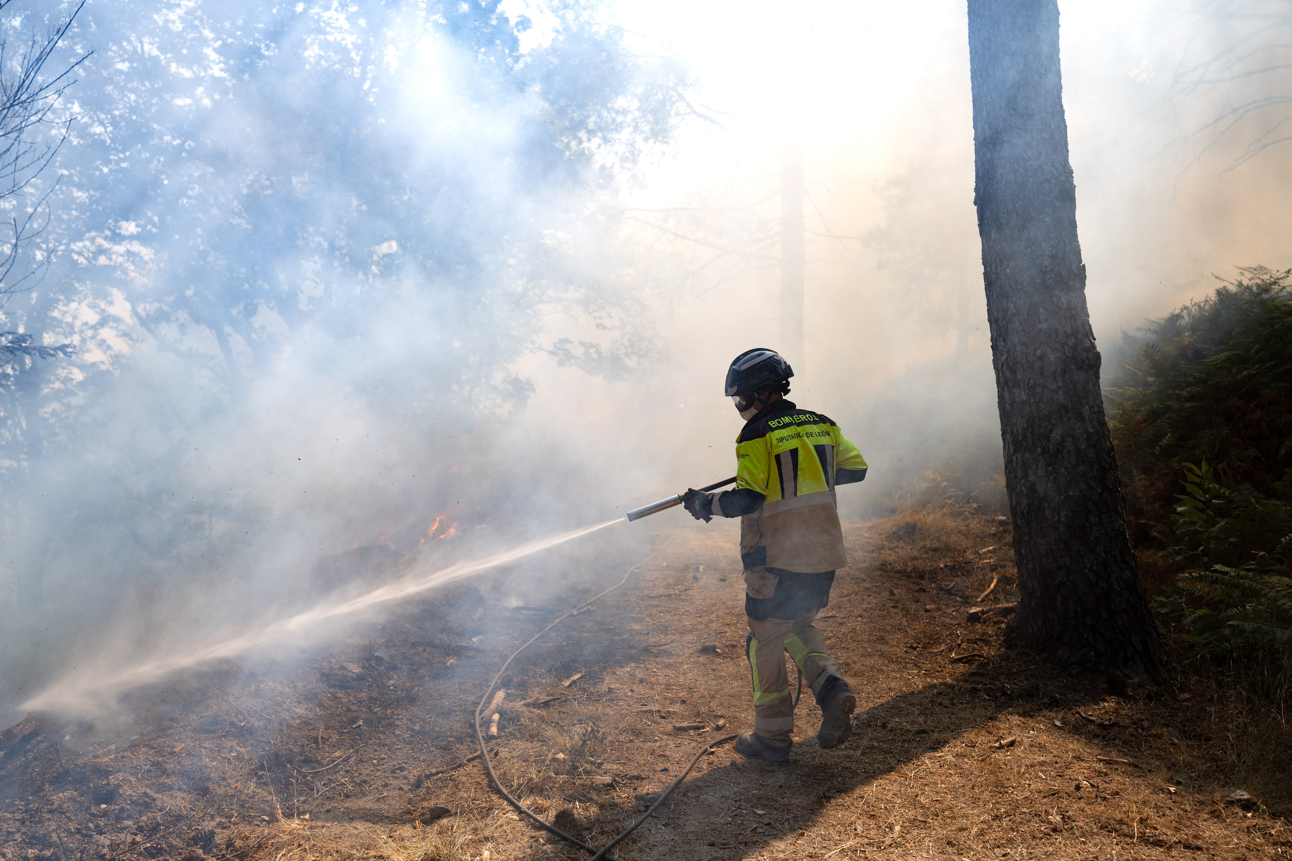 A summer against fire on a useless helitransported base in León: “It takes us an hour and a half to get here by car and it would be 15 minutes by helicopter”