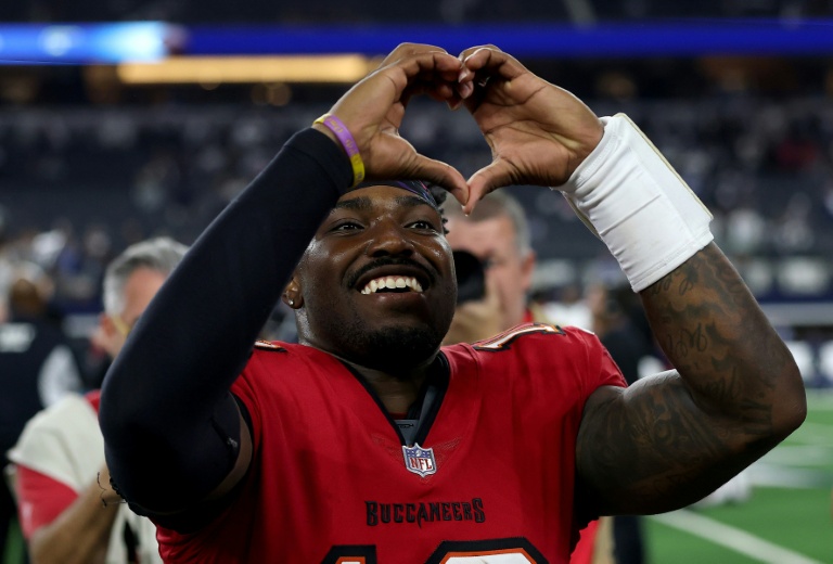 Buccaneers stun Cowboys for first win of NFL season
