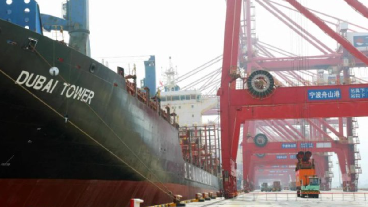 Chinese container ship charts new Arctic trade route to Europe