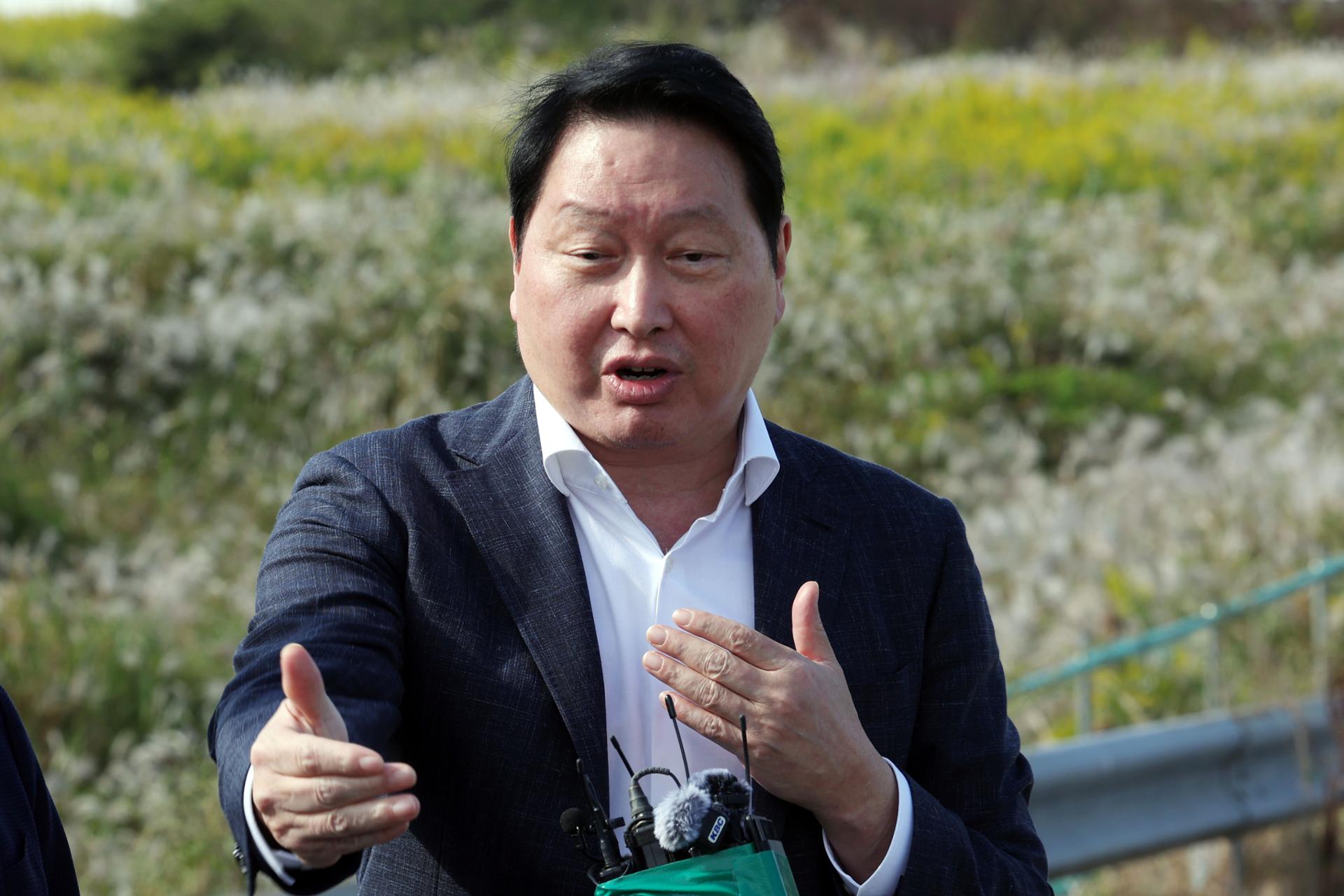 SK chief vows to speed up construction of new chip cluster in southwest
