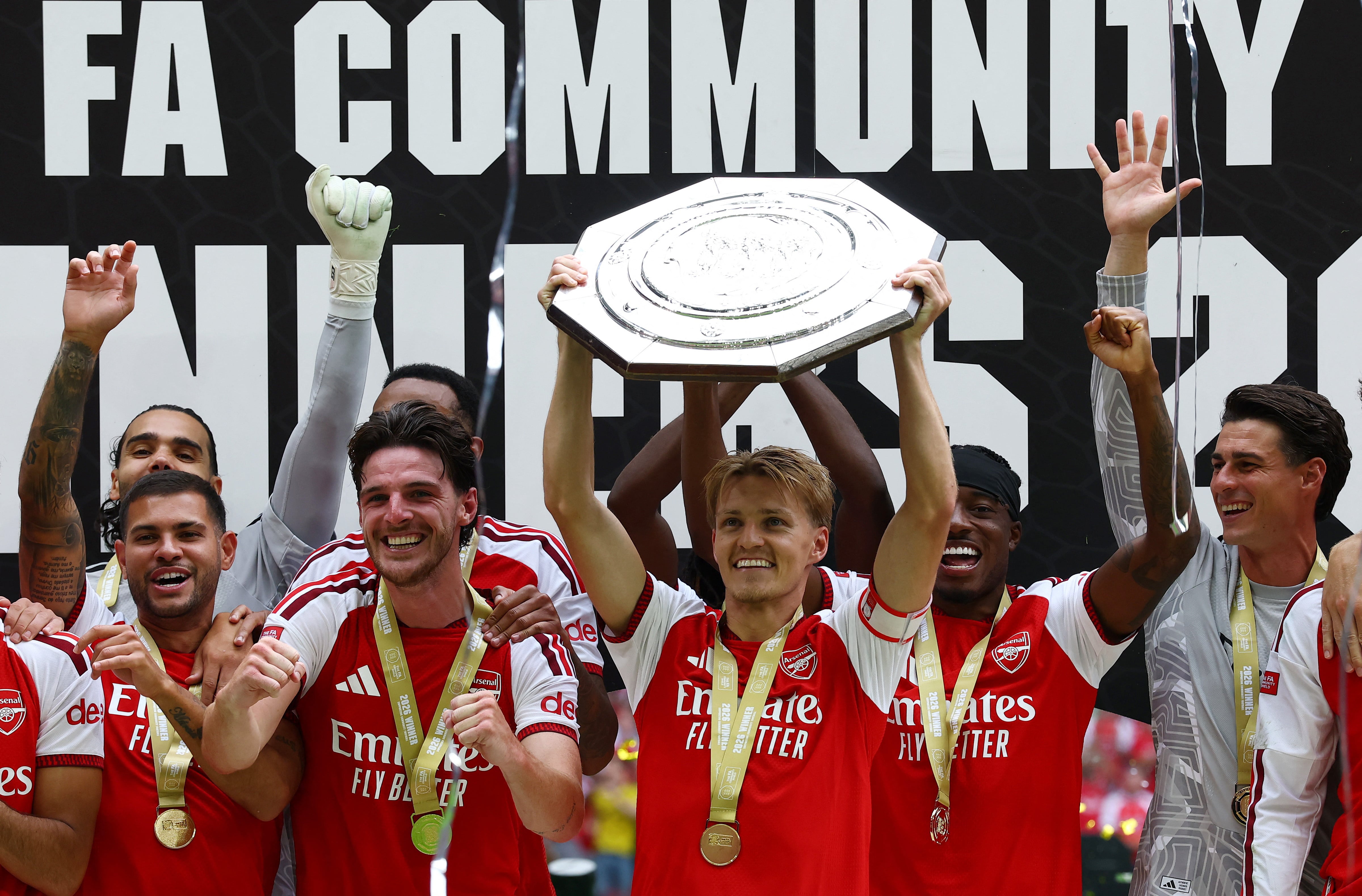 Dominant Arsenal sweep aside Manchester City to lift Community Shield