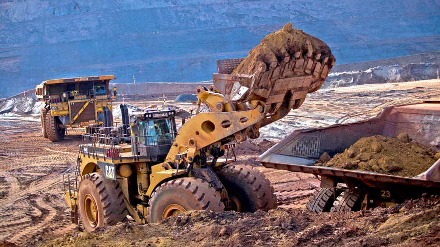 Caterpillar reports significantly higher earnings