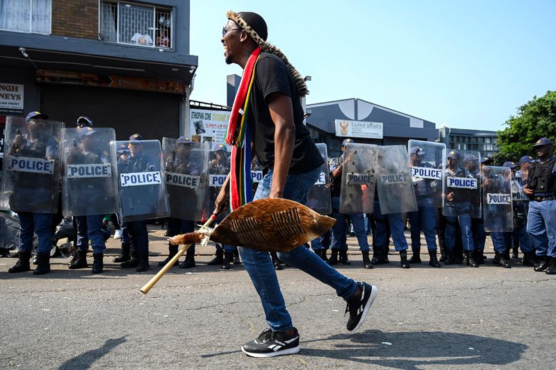 ANTI-FOREIGNER UNREST: Home Affairs scraps asylum seeker directive after violence in Durban and Soweto