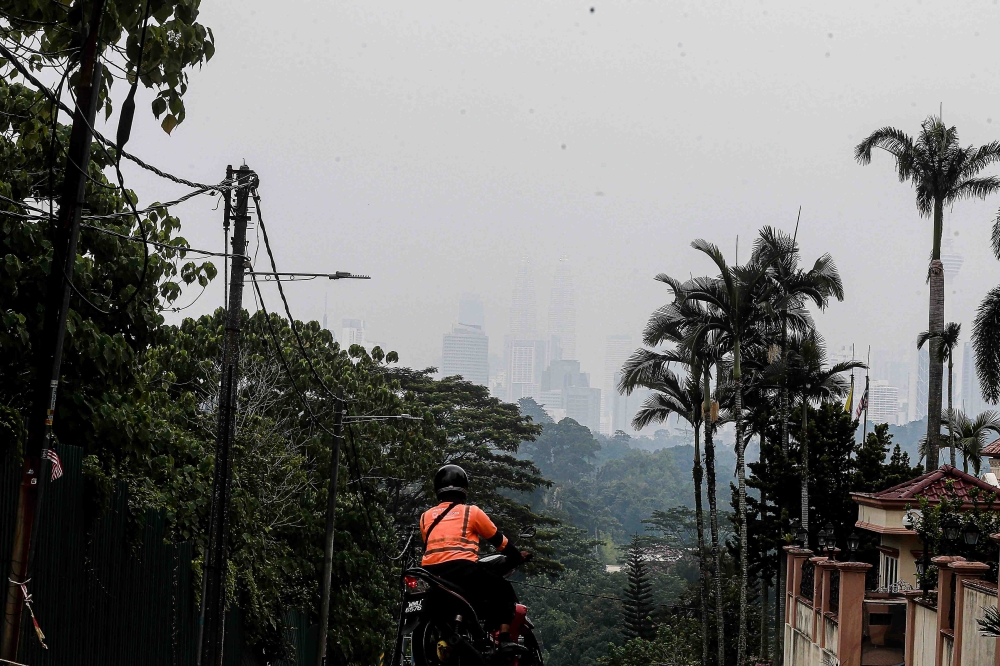 Haze: 36 areas record unhealthy API readings, Pasir Gudang highest at 190