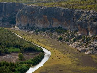 How Texas landowners are fighting back against Trump's border wall