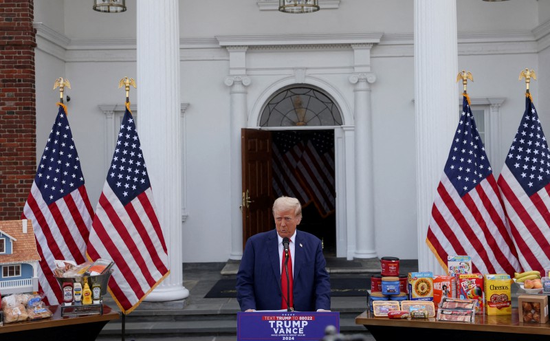 Trump's 2024 grocery photo op now haunts Republicans in the midterms